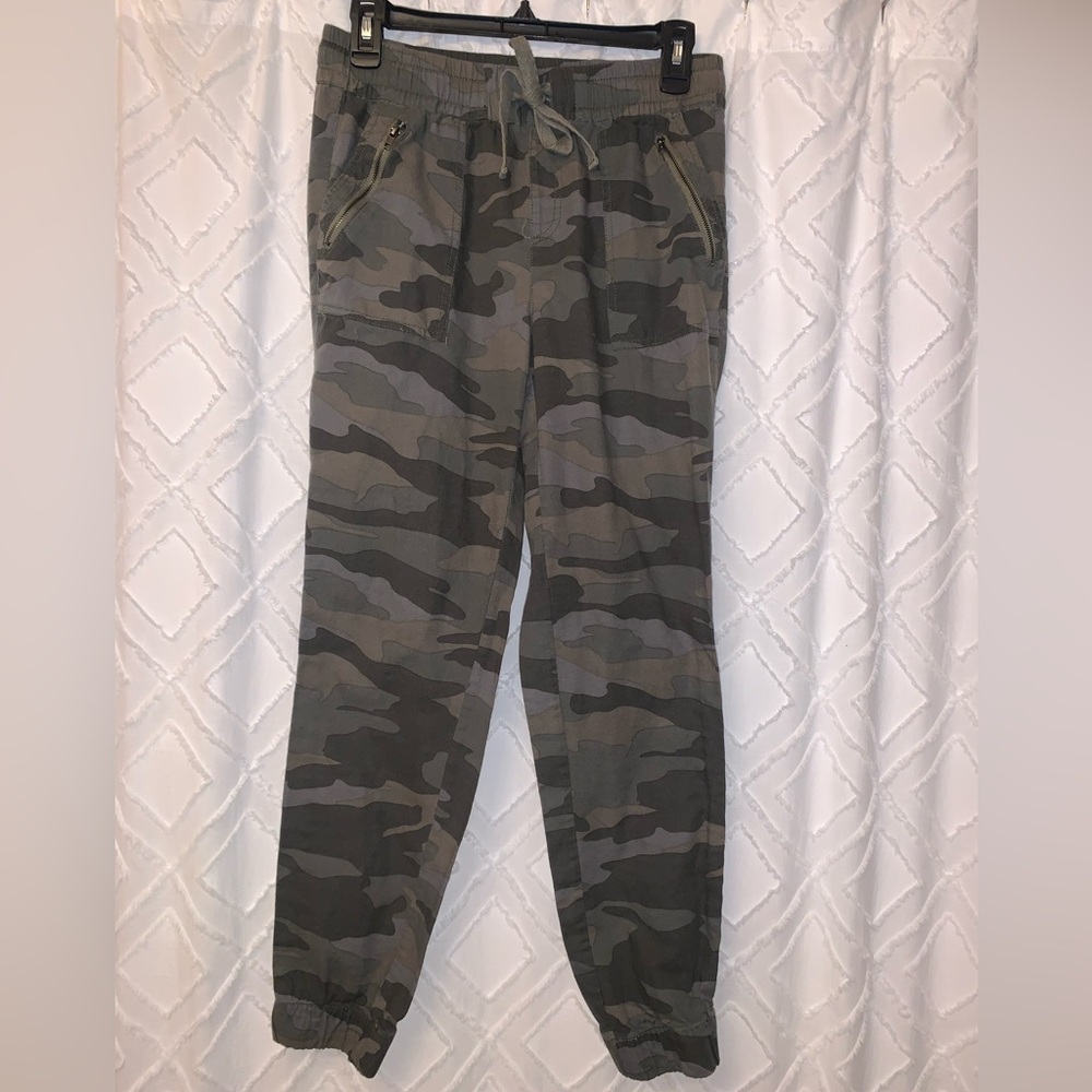 Garage Women’s Camo Joggers